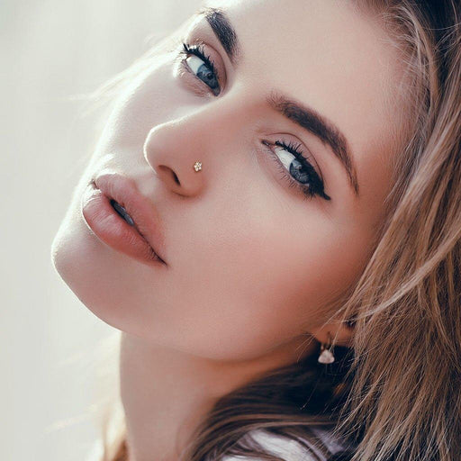 14kt Gold Gem Flower Nose L Bend 20G