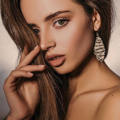 14kt Gold Starburst Nose L Bend 20G