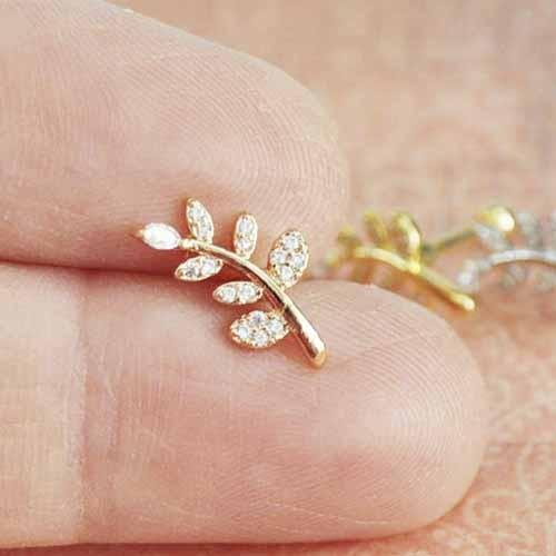 Gem Paved Leaf Cartilage Bar 16G