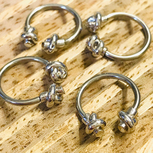 Knotted Horseshoe 16G