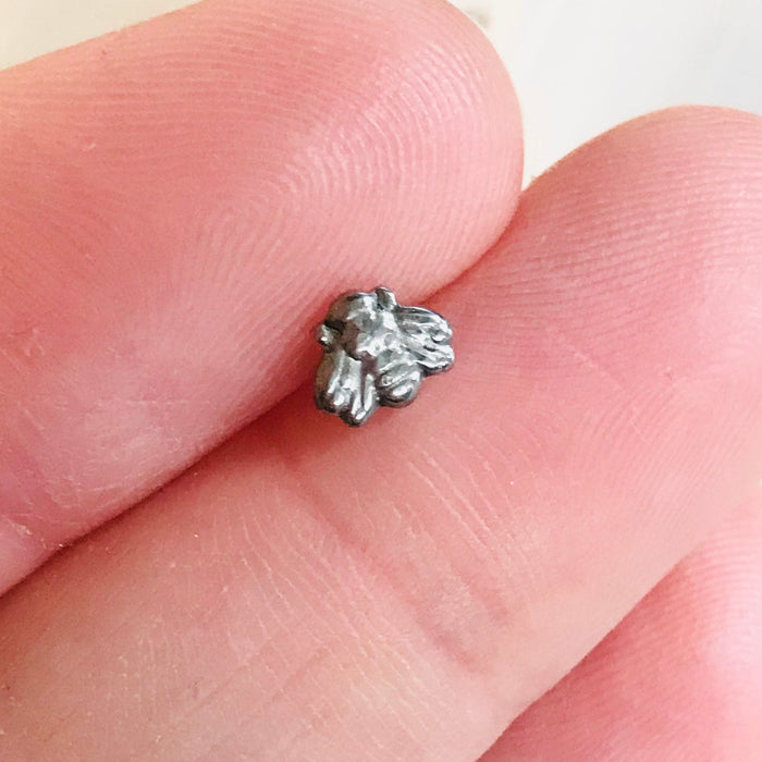 Solid Titanium Threadless Bee End - Totally Pierced